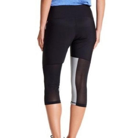 Capri leggings with mesh and colorblocks - Picture 2 of 4